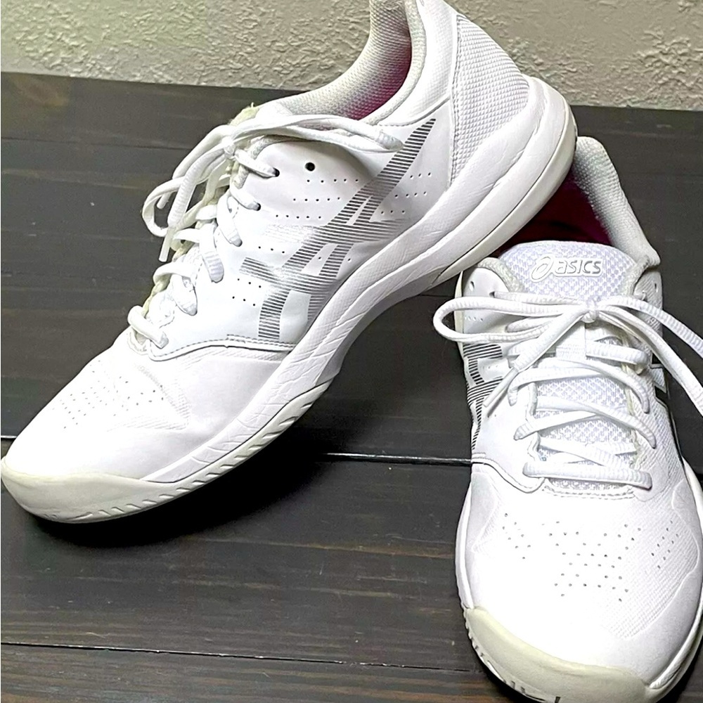 ASICS tennis shoes size 8.5 White